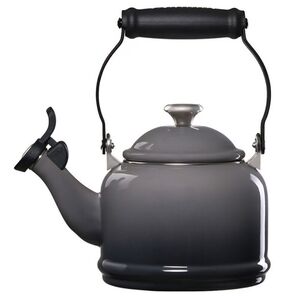 NEW IN BOX LE CREUSET DEMI WHISTLING KETTLE 1.25 QT OYSTER COLOR
